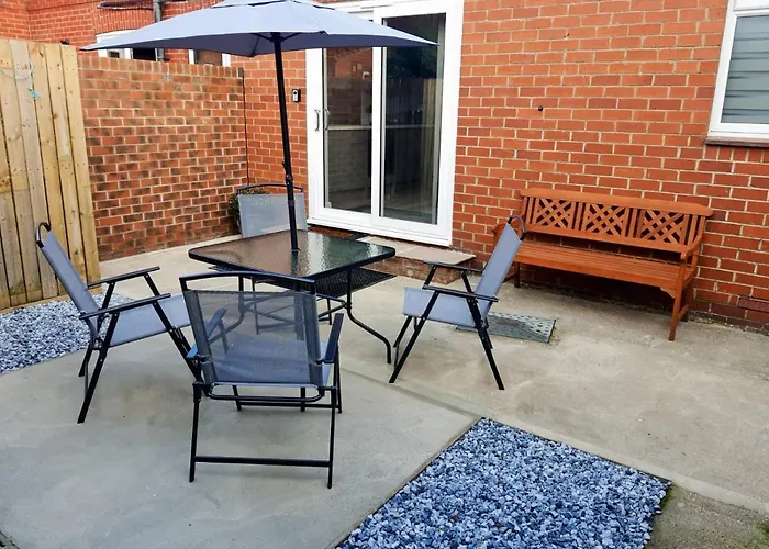 Madeline\'S View -A Smart And Modern 1 Bed Property With The Bonus Of A Large Driveway Parking Area
