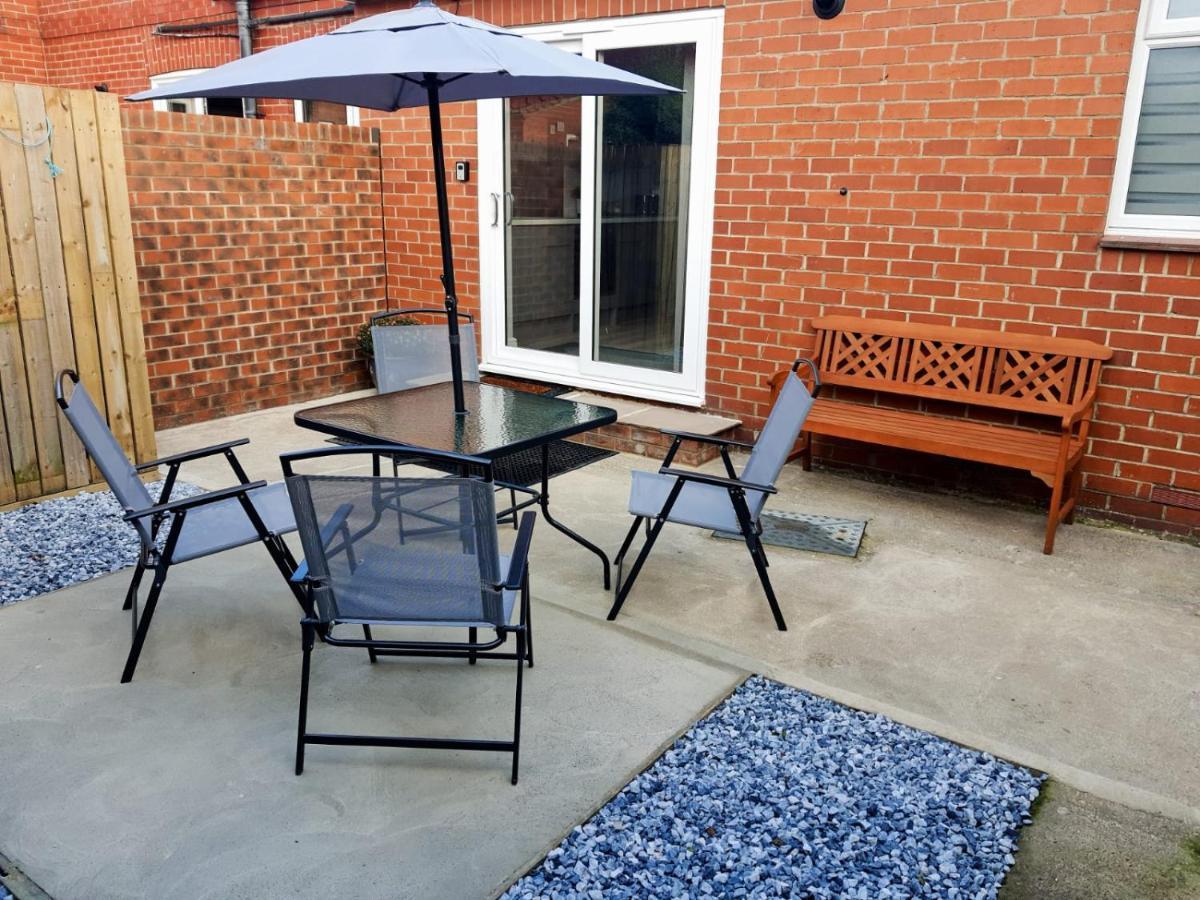Madeline's View -a Smart And Modern 1 Bed With The Bonus Of A Large Driveway Parking Area Ferienhaus *